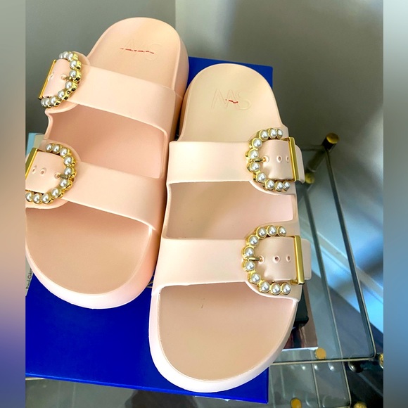 STUART WEITZMAN Faux Pearl Buckled Sandals - Picture 2 of 5